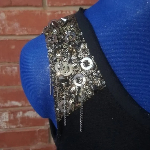 MISS ME | Black Sequins Spike Chain Tank Top - Picture 2 of 4